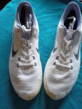 Nike White Knit Running Sneakers with Grey Swoosh